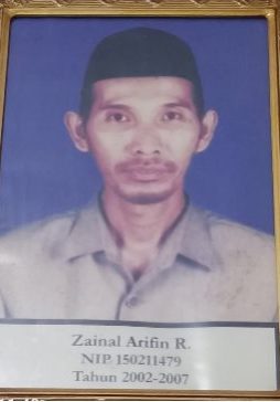 Drs.Zainal Arifin.R